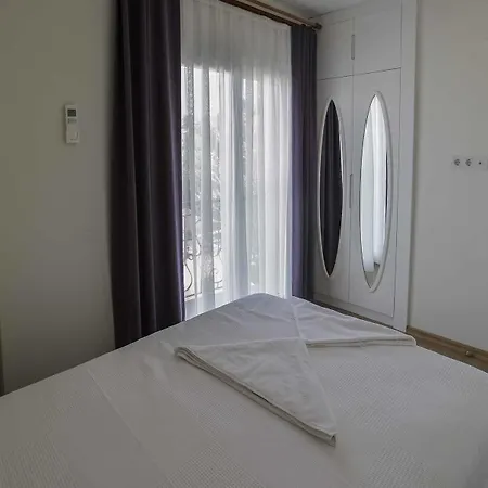 Clementin Suits Lejlighedshotel 3*