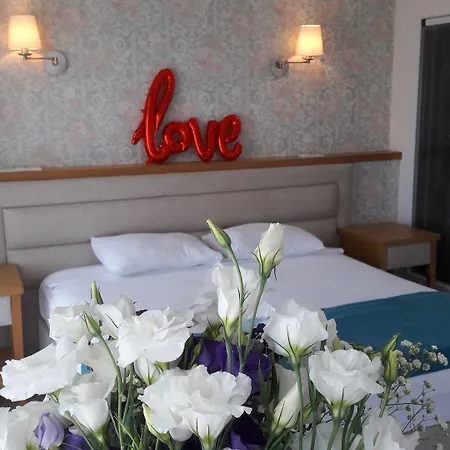 Clementin Suits 3* Siğacık