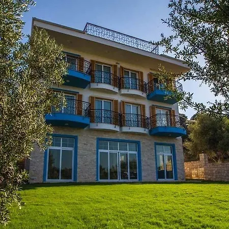 Clementin Suits Apartmanhotel