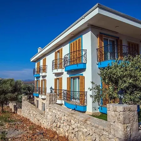 Clementin Suits Aparthotel Siğacık