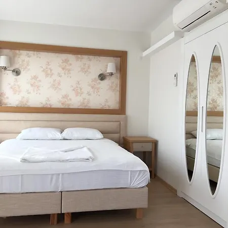 Clementin Suits Aparthotel 3*