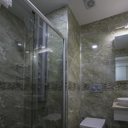 Clementin Suits Apartmanhotel