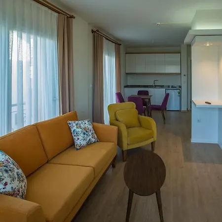 Clementin Suits Lejlighedshotel 3*