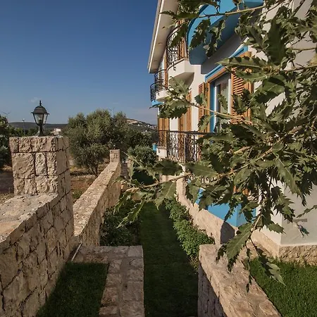 Clementin Suits Apartmanhotel