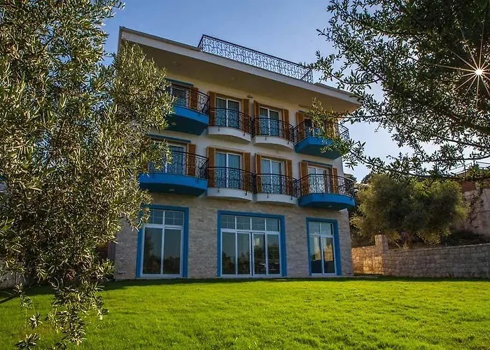 Clementin Suits Aparthotel