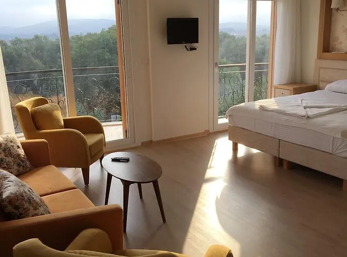 Clementin Suits Aparthotel