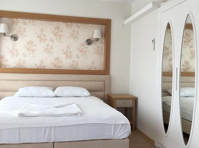 Clementin Suits Aparthotel 3*